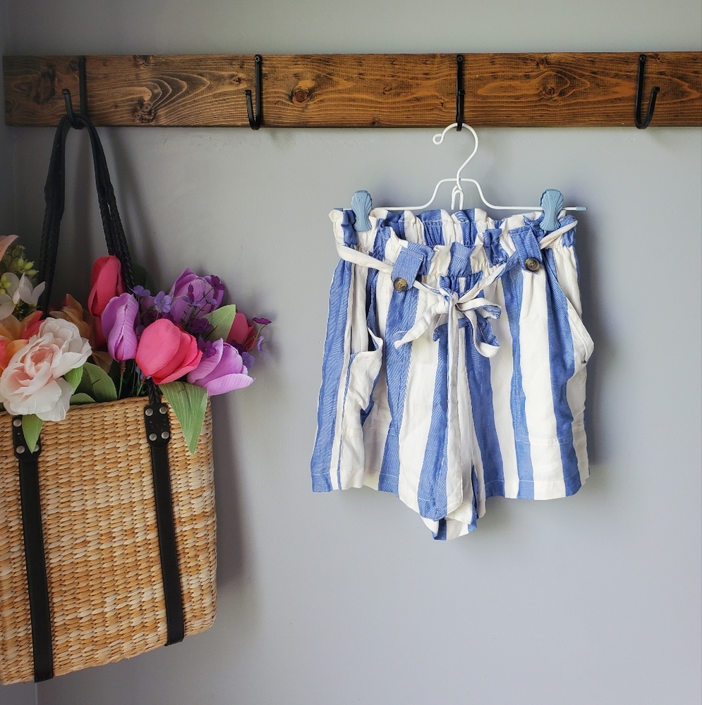 American Eagle Paper Bag Waist Shorts XS NWT